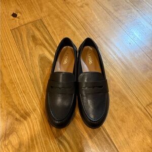 Black Women’s Loafers